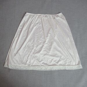 Vintage Vanity Fair Half Slip Womens Size XXL Cream Skirt Satin Lace Trim Classy